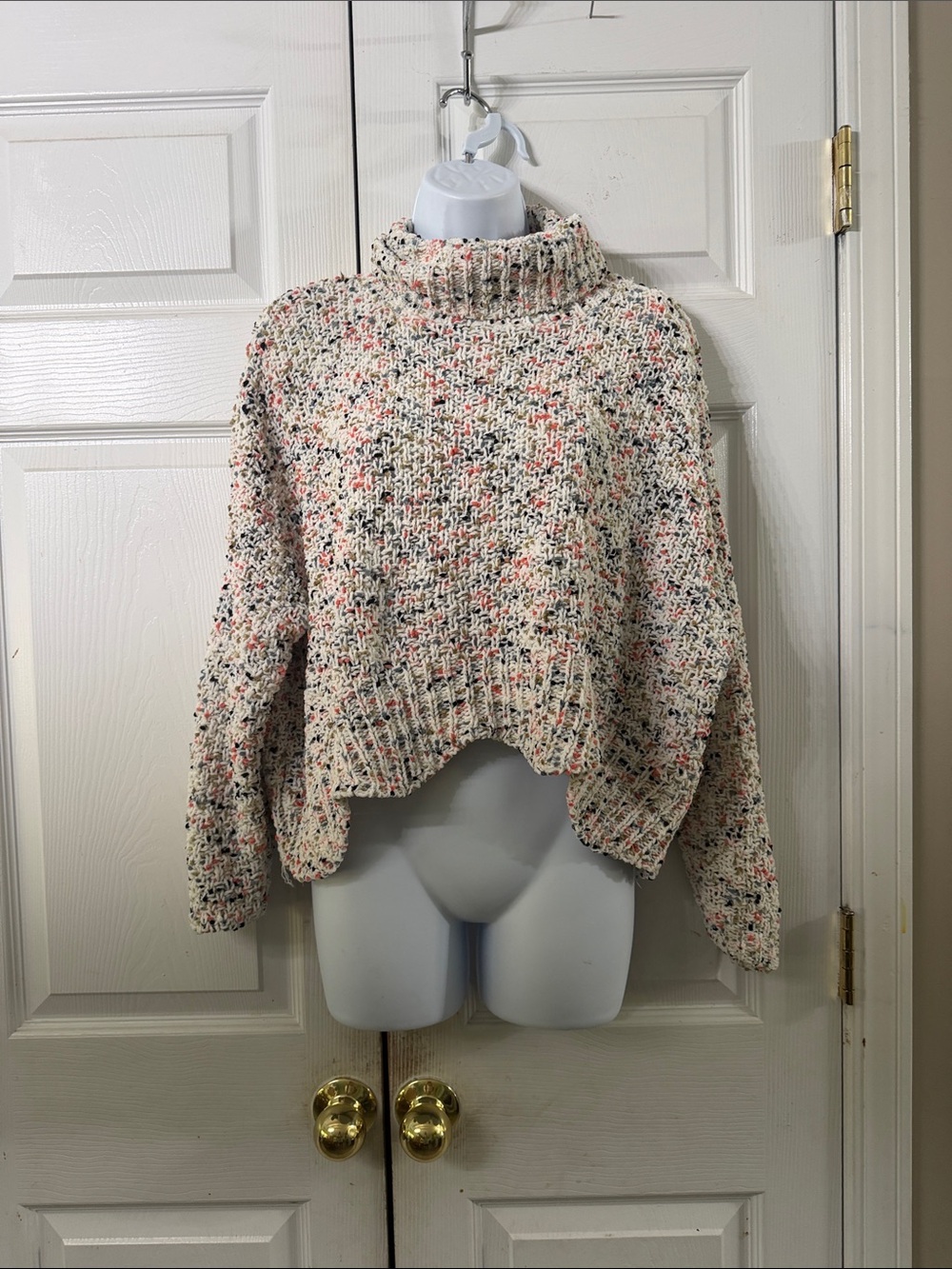 Moon & Madison oversized Cropped Turtleneck Sweater in Cream Confetti Sz M NWOT